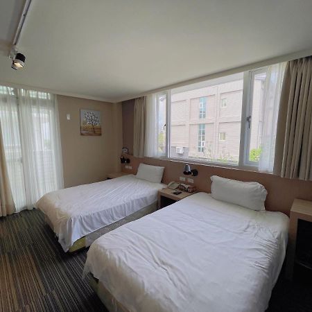 Breeze And Waves Hostel Jinning ภายนอก รูปภาพ