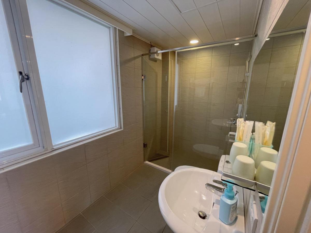 Breeze And Waves Hostel Jinning ภายนอก รูปภาพ